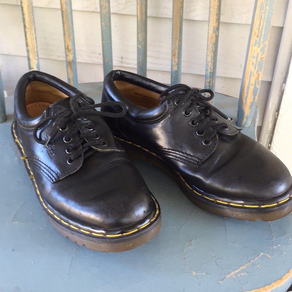 Dr martens airwaves oxfords size 8